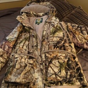 Both pieces one price !!!!Cabelas hunting clothes
